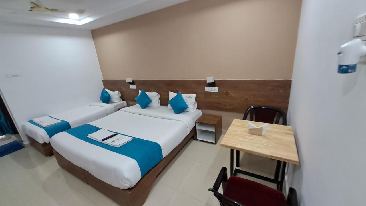 The Balcony Hotel Hyderabad Eksteriør billede